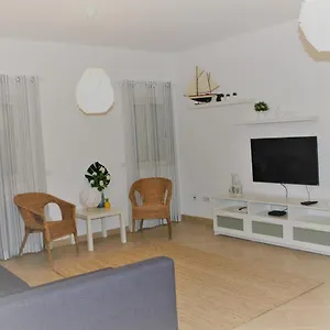  Apartamento Casa Camões, Near Airport, 4km Beach